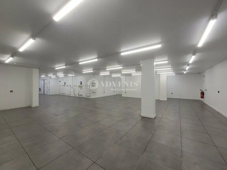 Local commercial dans Clichy à louer - Photo de l’immeuble – Image 3 sur 6