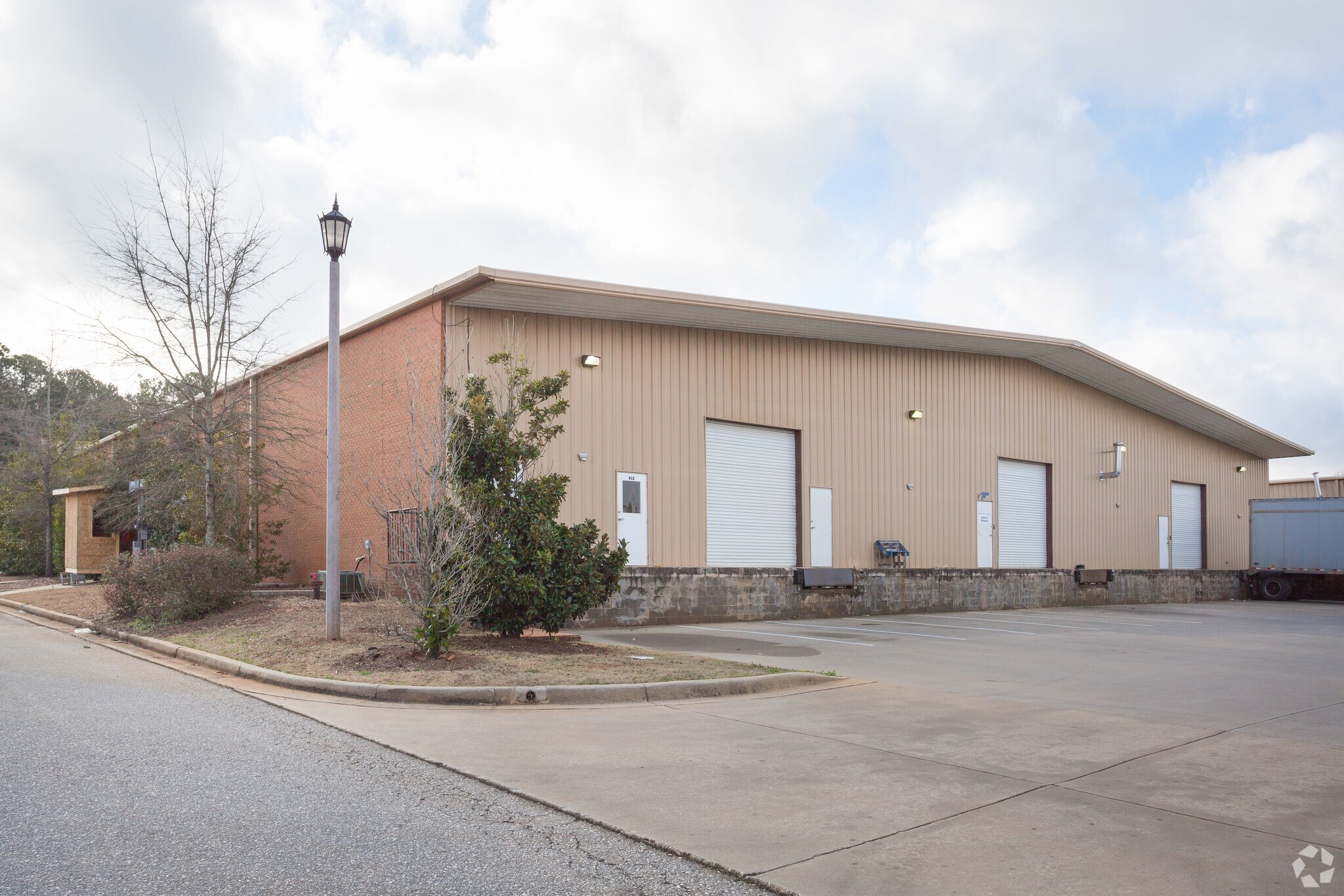 1667 Shug Jordan Pky, Auburn, AL à louer Photo de l’immeuble– Image 1 sur 14