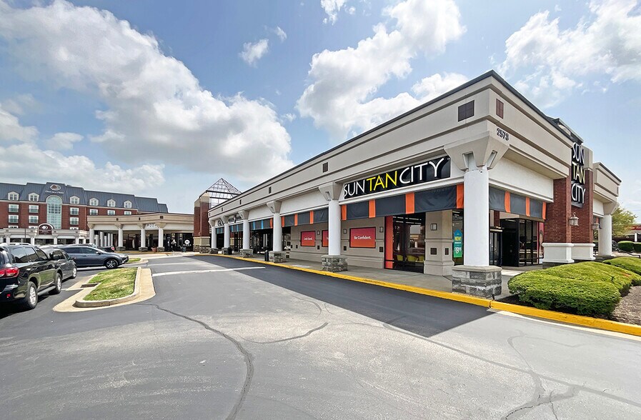 2573 Richmond Rd, Lexington, KY à louer - Photo de l’immeuble – Image 3 sur 23