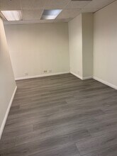 5967 W 3rd St, Los Angeles, CA à louer Photo intérieure– Image 2 sur 10