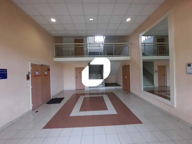 14 Bis Avenue Du Québec, Villebon-sur-Yvette à louer - Hall d’entrée – Image 2 sur 15