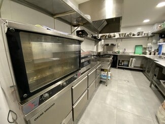 Plus de détails pour Local commercial à louer