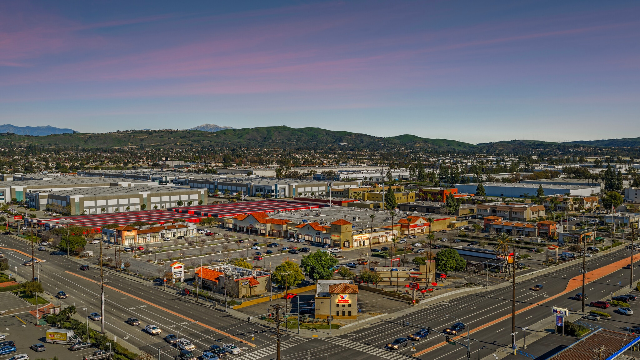 4030-4120 N Harbor Blvd, Fullerton, CA à louer Photo principale– Image 1 sur 3