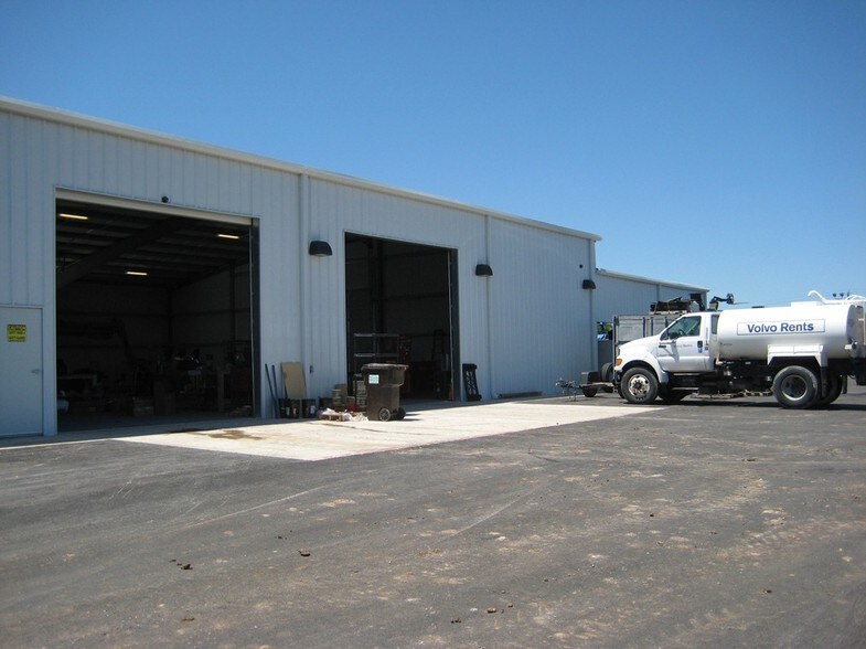 9492 Corporate Dr, Selma, TX à vendre - Photo de l’immeuble – Image 3 sur 3
