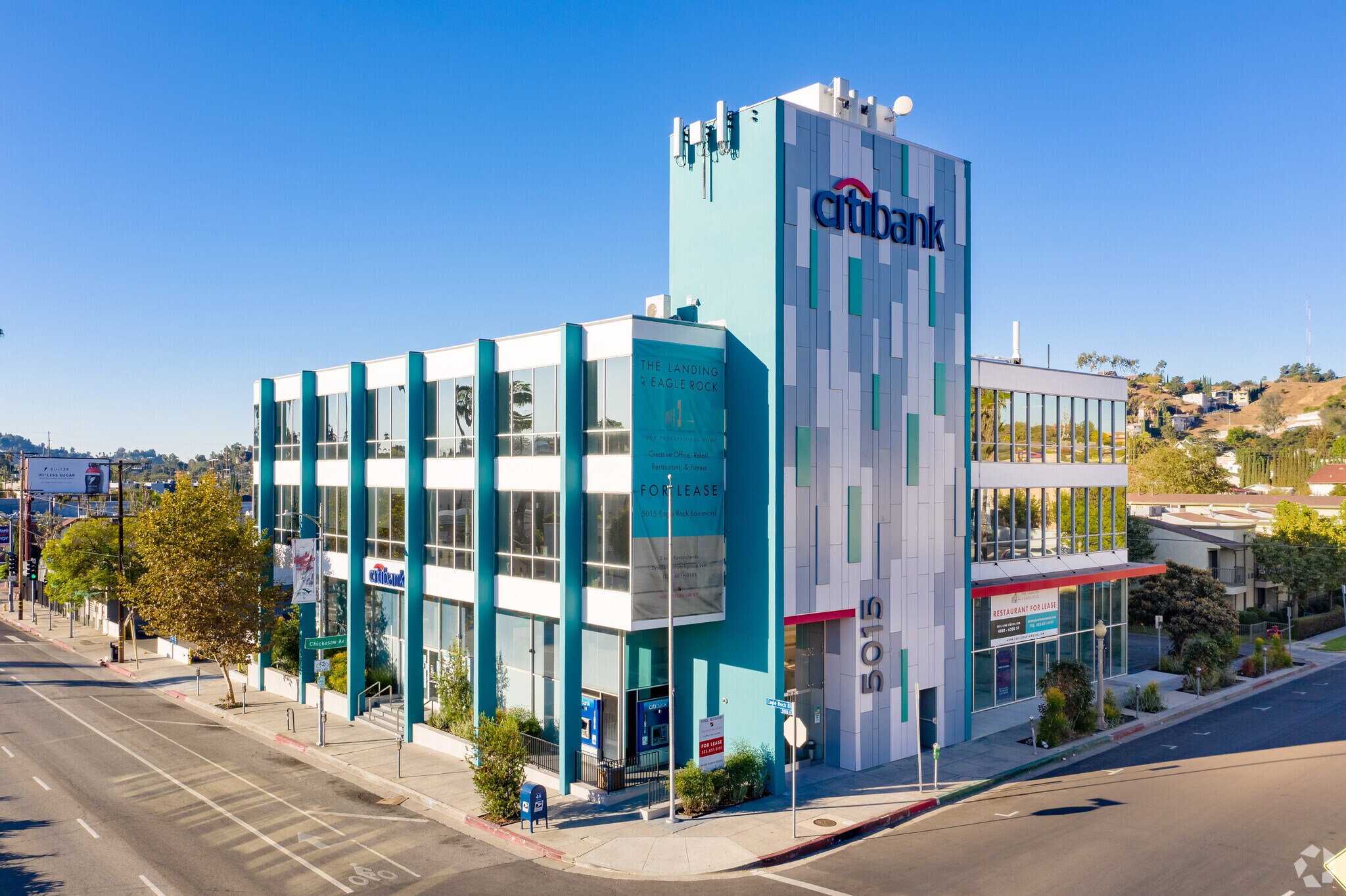 5015 Eagle Rock Blvd, Los Angeles, CA à louer Photo de l’immeuble– Image 1 sur 11