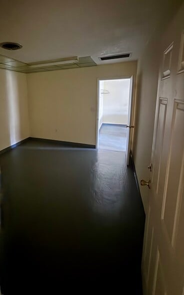 91 NW 166th St, Miami, FL à louer - Photo de l’immeuble – Image 3 sur 8