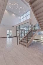 18760 US 59 N hwy, Humble, TX à louer Hall d’entrée– Image 2 sur 6
