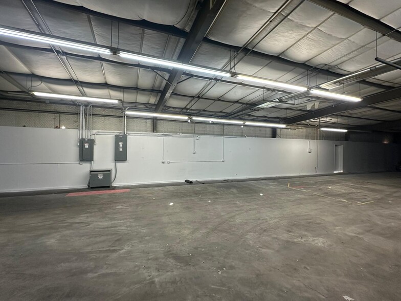 1705 Industrial blvd, Brenham, TX à louer - Photo de l’immeuble – Image 2 sur 4