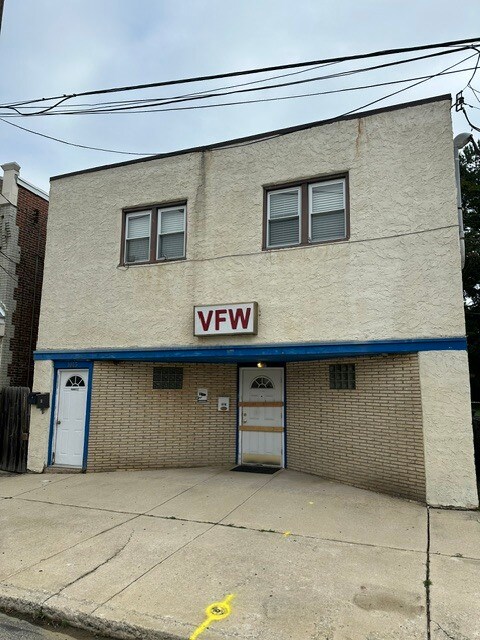 1015 Saville Ave, Crum Lynne, PA à vendre Photo de l’immeuble– Image 1 sur 7