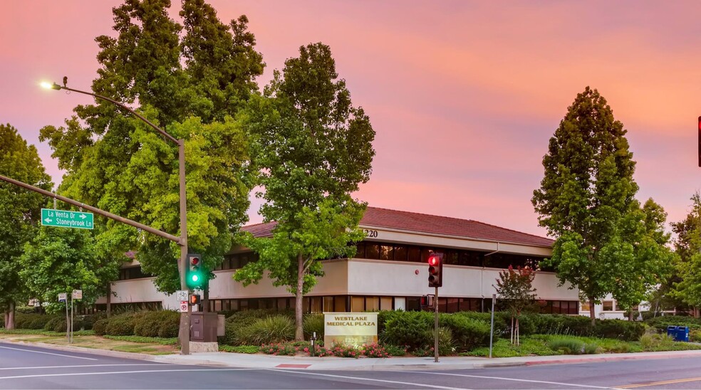 1220 La Venta Dr, Westlake Village, CA à louer - Photo de l’immeuble – Image 3 sur 31