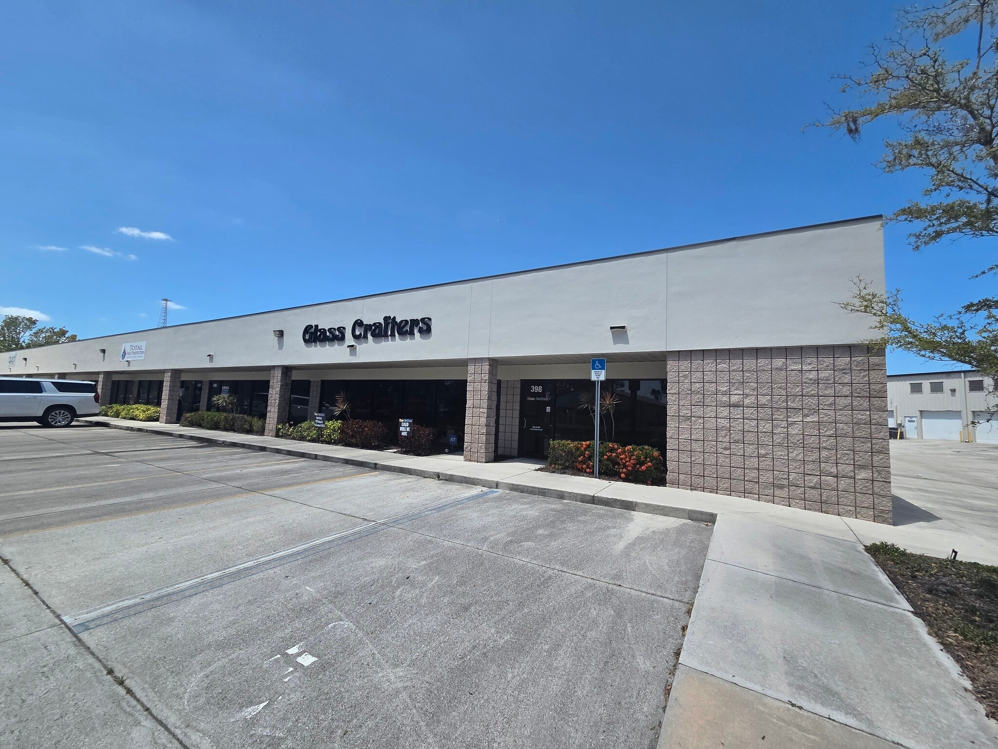 398-544 Interstate Ct, Sarasota, FL à louer Photo de l’immeuble– Image 1 sur 33