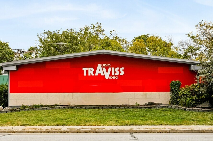 4931 Douglas Ave, Des Moines, IA à vendre - Photo de l’immeuble – Image 1 sur 22