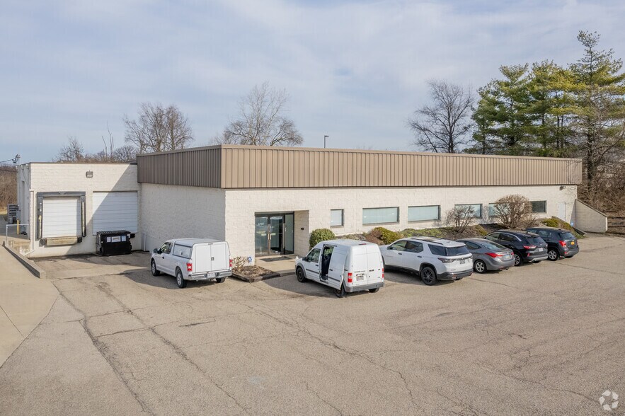 4750 Ashley Dr, Hamilton, OH à louer - Photo de l’immeuble – Image 1 sur 7