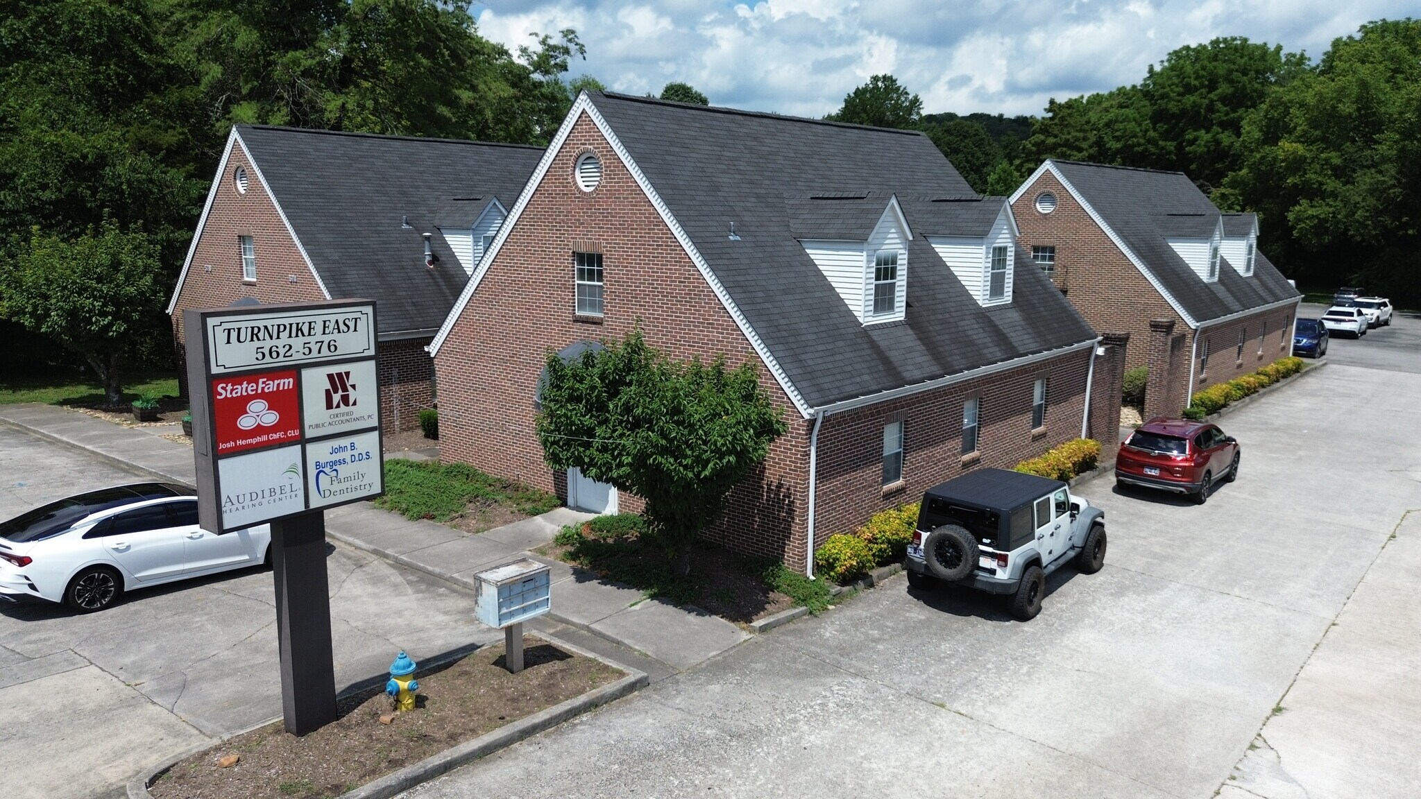 562 Oak Ridge Tpke, Oak Ridge, TN à vendre Photo principale– Image 1 sur 2