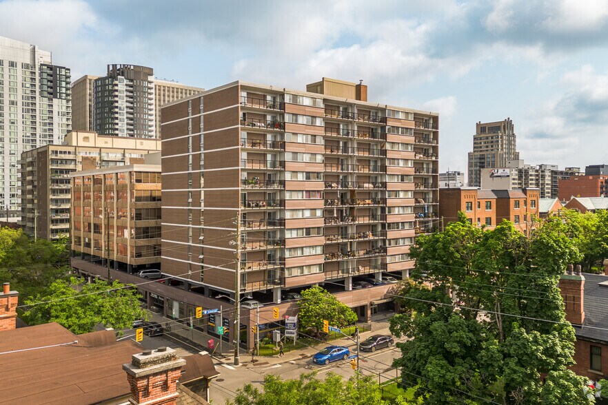 235 Somerset St W, Ottawa, ON à louer - Photo de l’immeuble – Image 1 sur 3