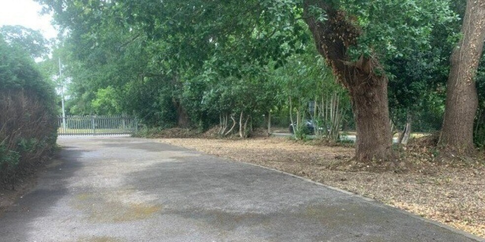 2 Verdon Av, Southampton à louer - Photo de l’immeuble – Image 3 sur 5