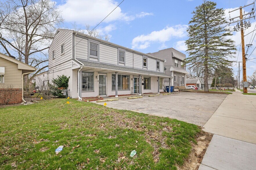5532 Douglas Rd, Toledo, OH à vendre - Photo de l’immeuble – Image 2 sur 21