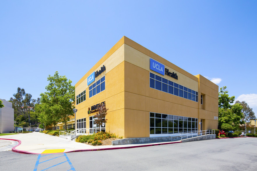 25775 McBean Pky, Valencia, CA à louer - Photo de l’immeuble – Image 2 sur 11
