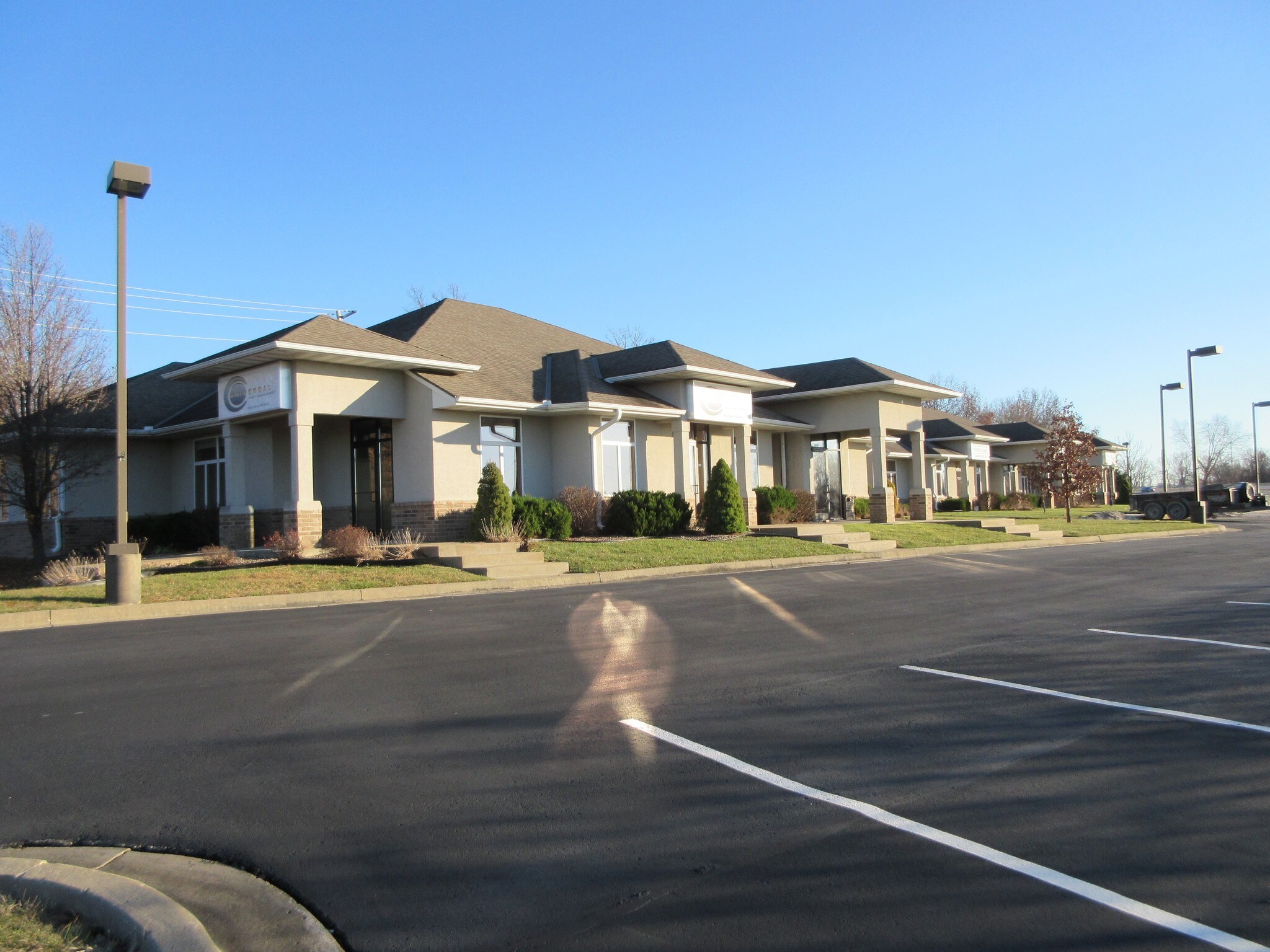 801-817 Westchester Ave, Harrisonville, MO à louer Photo de l’immeuble– Image 1 sur 7