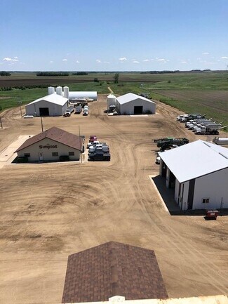 Plus de détails pour 131 Railroad Ave, Hatfield, MN - Industriel/Logistique à vendre