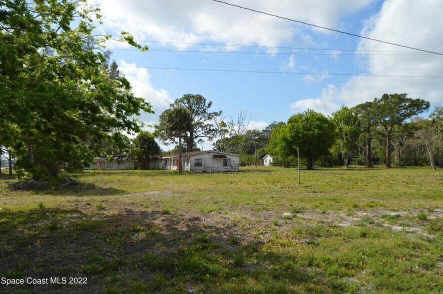 3500 Tiki Haven Cir, Mims, FL à vendre - Photo principale – Image 1 sur 10