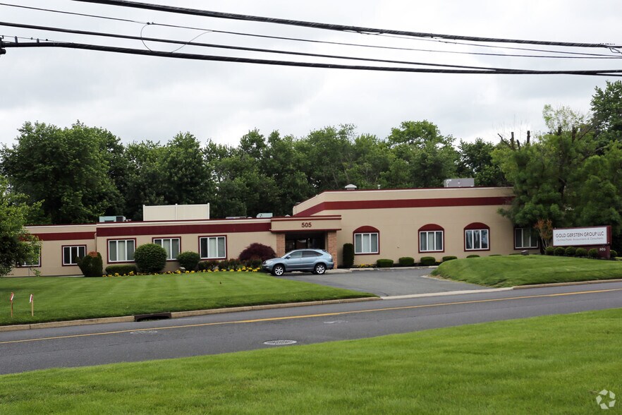 505 Pleasant Valley Ave, Moorestown, NJ à vendre - Photo principale – Image 1 sur 14