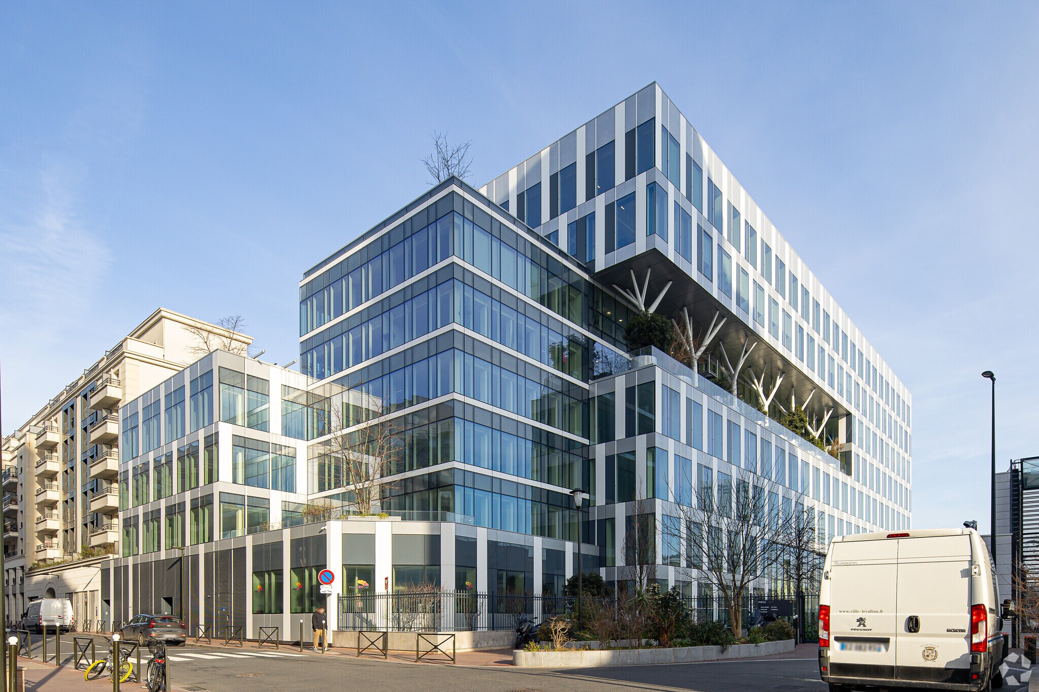 7 Rue Pablo Néruda, Levallois-Perret à louer Photo principale– Image 1 sur 12