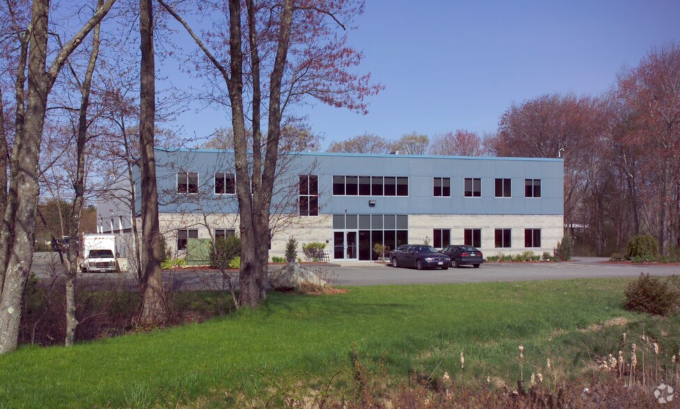535 John Hancock Rd, Taunton, MA à vendre - Photo de l’immeuble – Image 2 sur 17