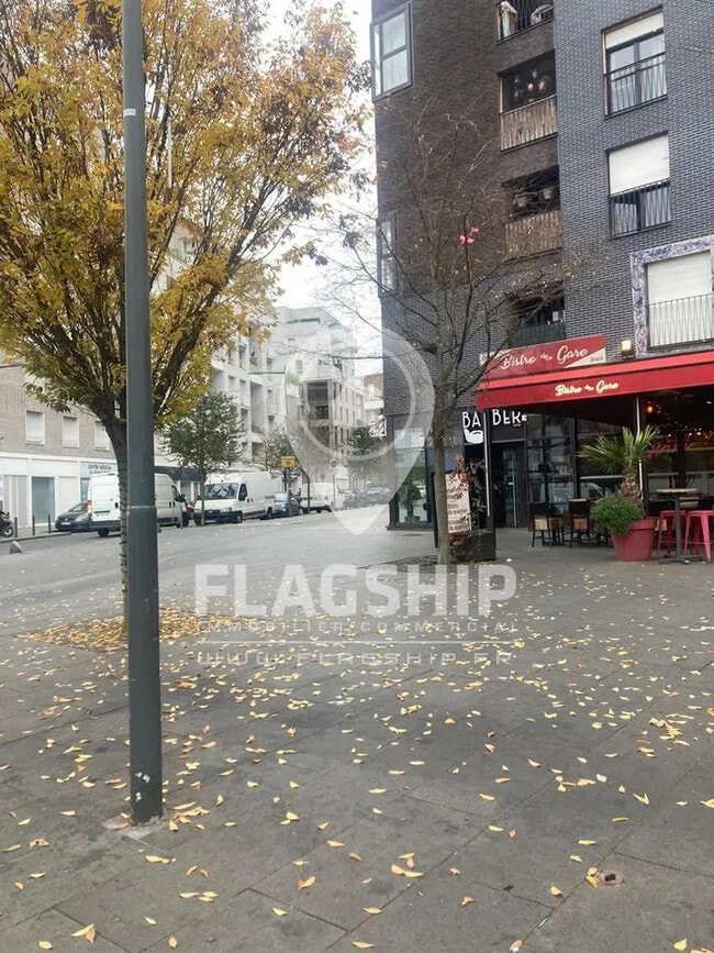 Plus de détails pour Local commercial à louer