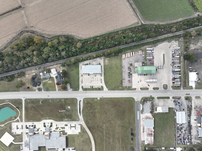 25420 La-1, Plaquemine, LA à louer - Photo de l’immeuble – Image 3 sur 5