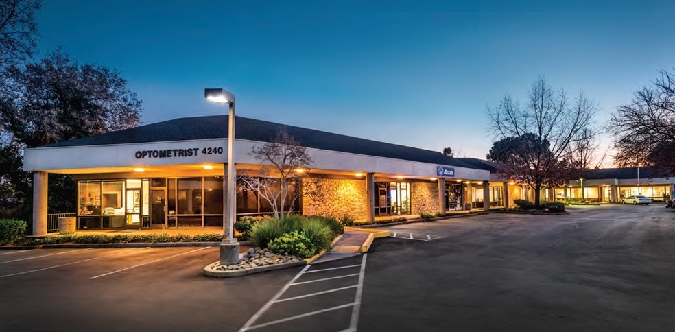 4240 Rocklin Rd, Rocklin, CA à louer - Photo principale – Image 1 sur 1