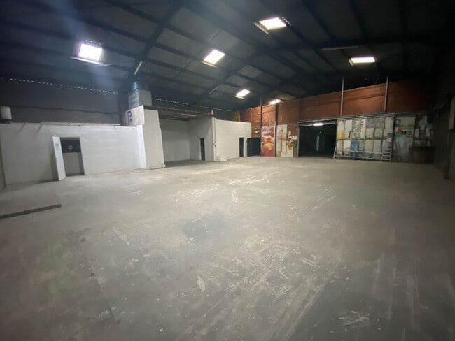 Plus de détails pour 3 Avenue De La Gardette, Lormont - Local d'activités à louer