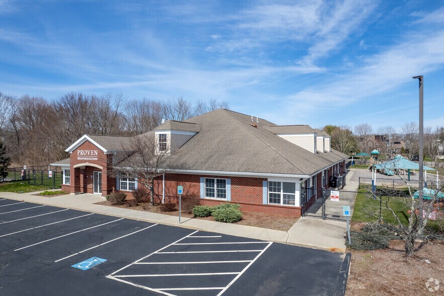 393 W Center St, West Bridgewater, MA à vendre - Photo de l’immeuble – Image 3 sur 4