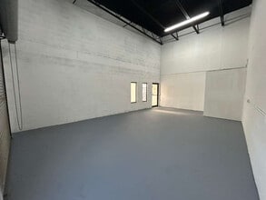 1620-1646 SE Village Green Dr, Port, Port Saint Lucie, FL à louer Photo intérieure– Image 1 sur 2