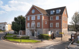 Plus de détails pour 124 Bridge Rd, Chertsey - Bureau à louer
