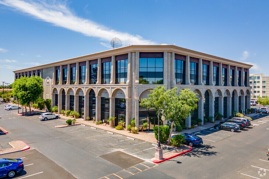 4745 N 7th St, Phoenix, AZ à vendre - Photo de l’immeuble – Image 2 sur 13