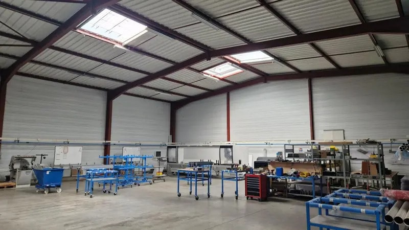 Industriel/Logistique dans Saint-Just-Chaleyssin à vendre - Photo de l’immeuble – Image 2 sur 9