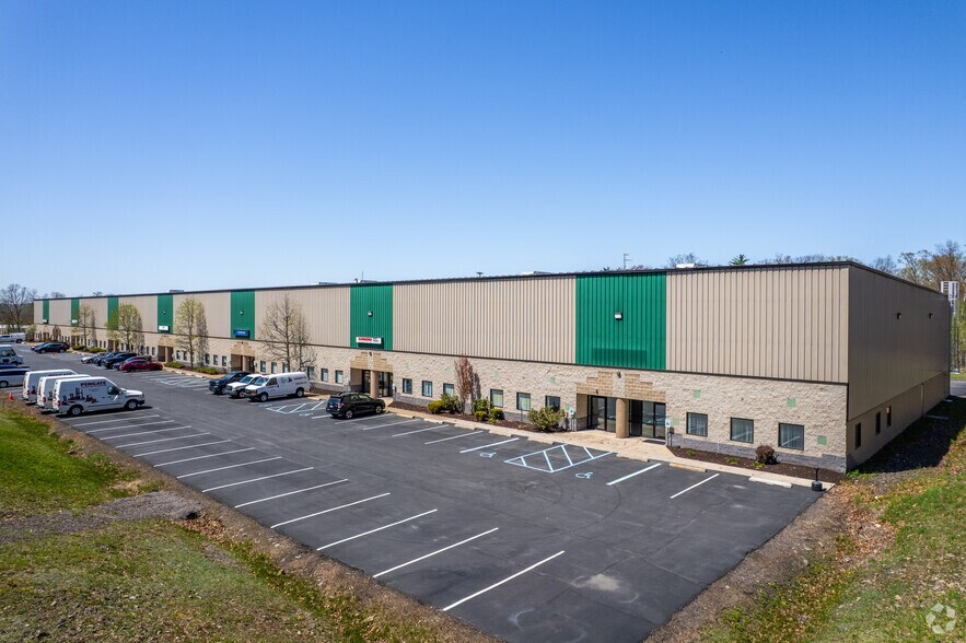 1200 Sathers Dr, Pittston, PA à louer - Photo de l’immeuble – Image 1 sur 4