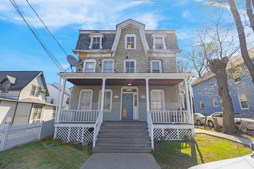 52 Orchard St, Stamford, CT à vendre - Photo de l’immeuble – Image 2 sur 15