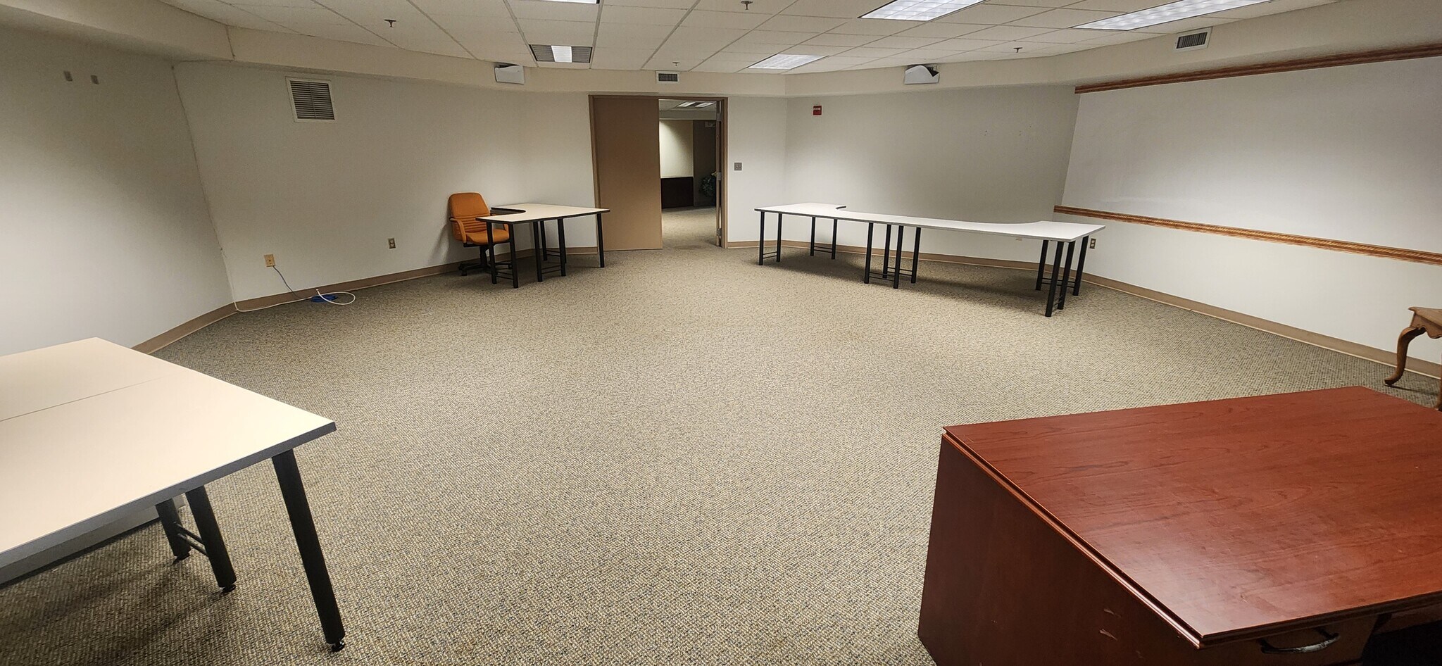 555 Heritage Rd, Southbury, CT à louer Photo intérieure– Image 1 sur 2