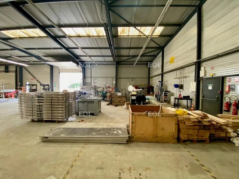 Local d’activités dans Aix-en-Provence à louer - Photo de l’immeuble – Image 3 sur 5