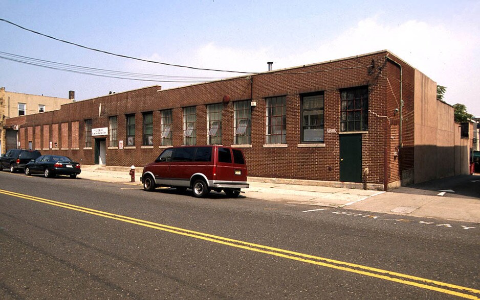 130-140 32nd St, Union City, NJ à louer - Photo de l’immeuble – Image 2 sur 4