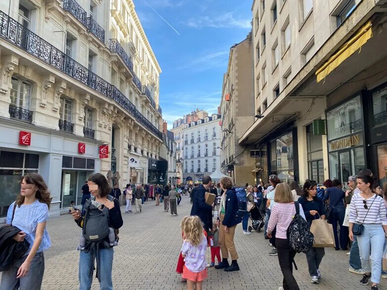 Local commercial dans Nantes à louer - Photo de l’immeuble – Image 3 sur 8