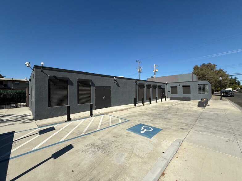 1623-1625 Del Paso Blvd, Sacramento, CA à vendre - Photo principale – Image 1 sur 9