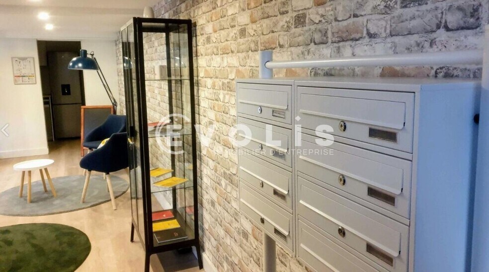 Bureau dans Vanves à louer - Hall d’entrée – Image 3 sur 7