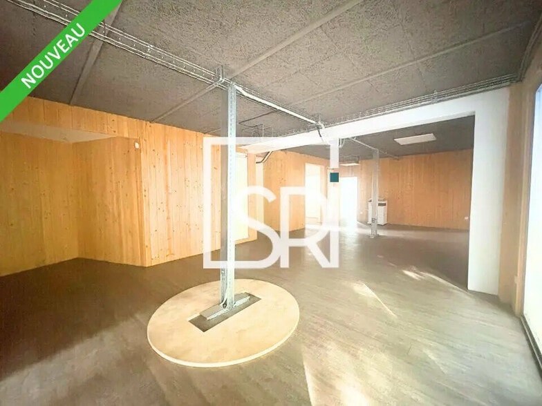 Bureau dans Clermont-Ferrand à louer - Photo de l’immeuble – Image 2 sur 10