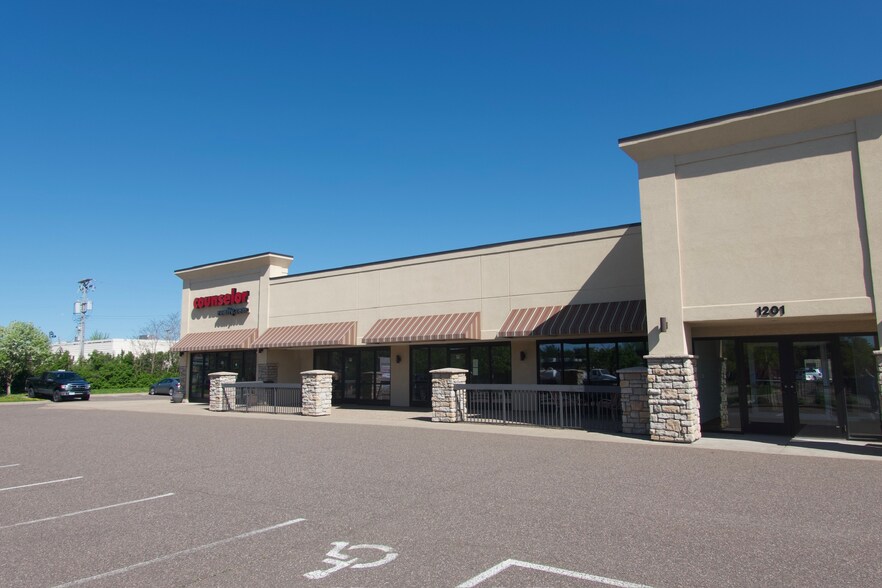 1201 County Road E, Saint Paul, MN à louer - Photo de l’immeuble – Image 2 sur 11