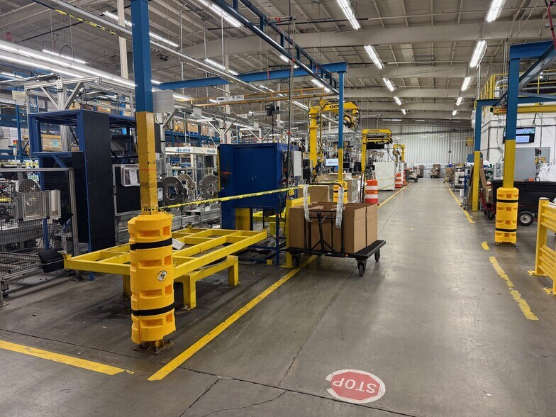 108 Industrial Dr, Osceola, WI à vendre - Photo de l’immeuble – Image 2 sur 13