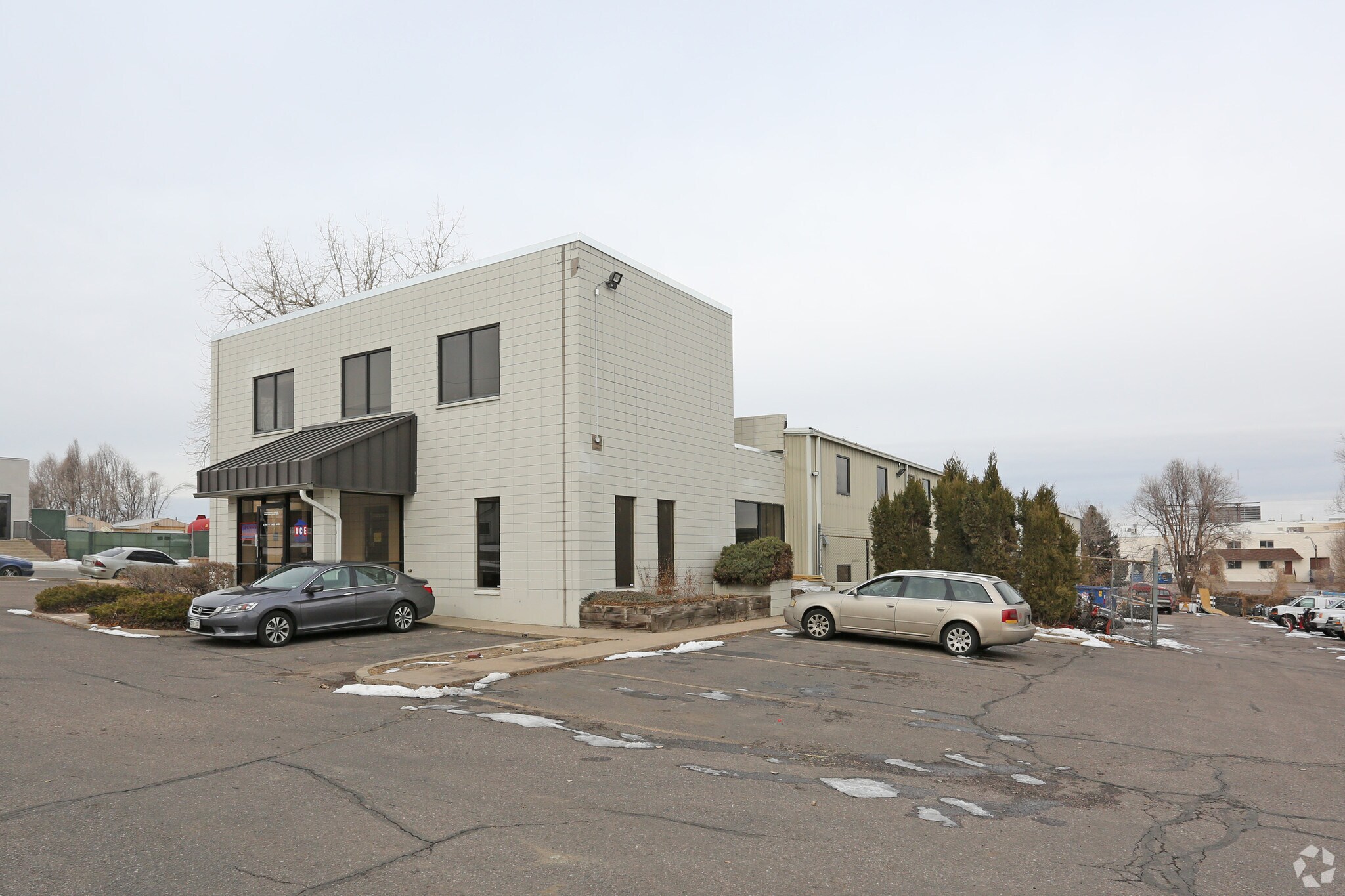 1795 W Yale Ave, Englewood, CO à louer Photo principale– Image 1 sur 19
