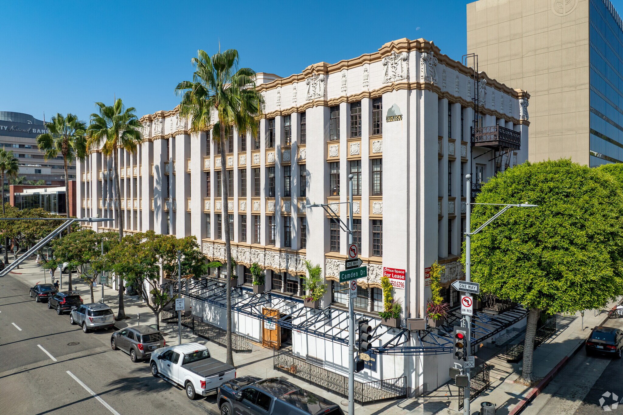 9601-9621 Brighton Way, Beverly Hills, CA à louer Photo principale– Image 1 sur 14